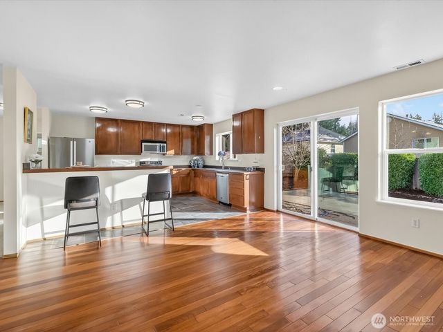 1716 250th Court SE, Sammamish, WA 98075