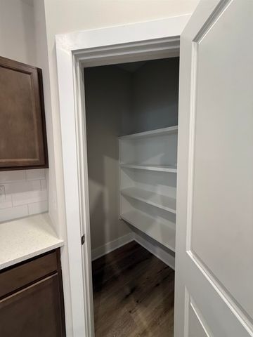 482 E Hayes St, Valley Center, KS 67147