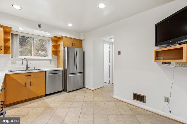 1002 N BELGRADE RD, Silver Spring, MD 20902