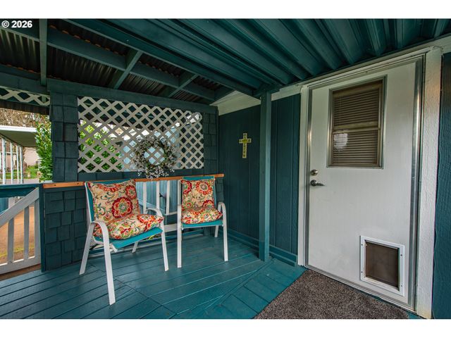 1475 GREEN ACRES Rd 121, Eugene, OR 97408