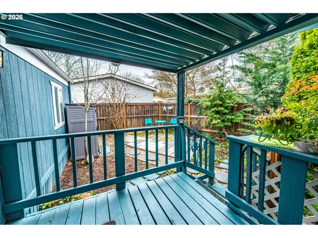 1475 GREEN ACRES Rd 121, Eugene, OR 97408