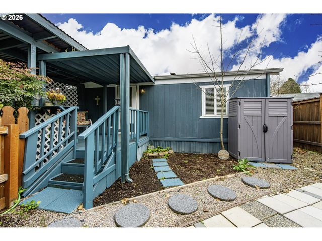 1475 GREEN ACRES Rd 121, Eugene, OR 97408