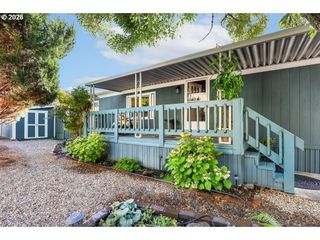 1475 GREEN ACRES Rd 121, Eugene, OR 97408