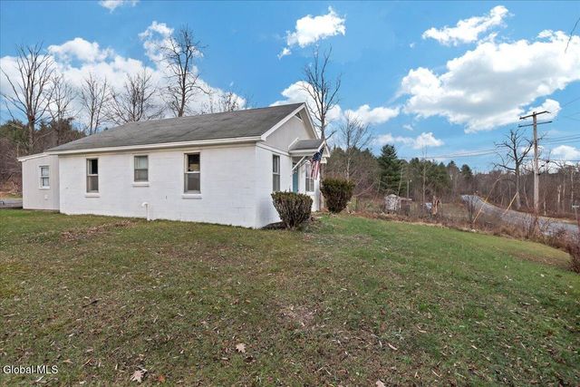 498 Hoags Corners Road, Nassau, NY 12123