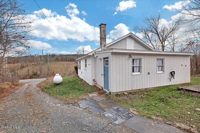 498 Hoags Corners Road, Nassau, NY 12123