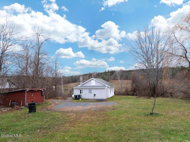 498 Hoags Corners Road, Nassau, NY 12123