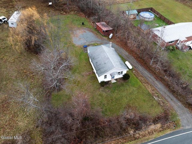 498 Hoags Corners Road, Nassau, NY 12123