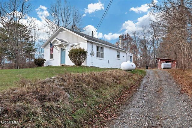 498 Hoags Corners Road, Nassau, NY 12123