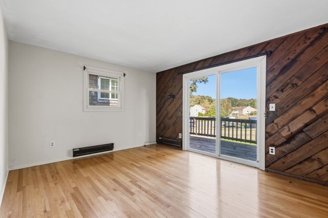 19 Bassett Ave, Westport, MA 02790