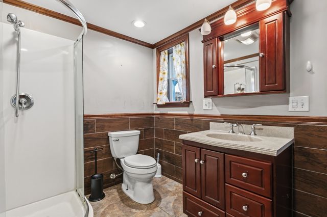 19 Bassett Ave, Westport, MA 02790