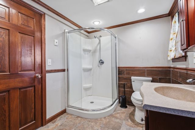 19 Bassett Ave, Westport, MA 02790