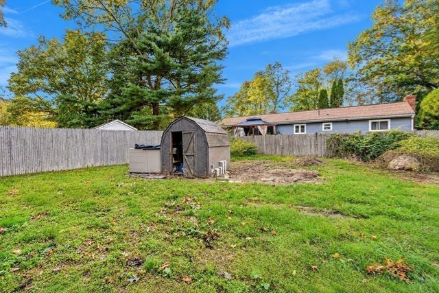 19 Bassett Ave, Westport, MA 02790