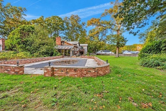 19 Bassett Ave, Westport, MA 02790