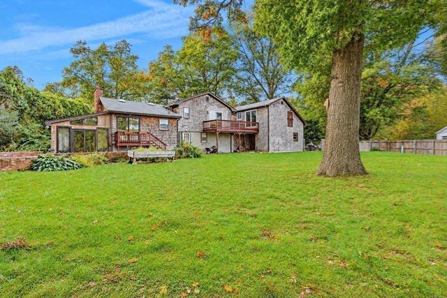 19 Bassett Ave, Westport, MA 02790