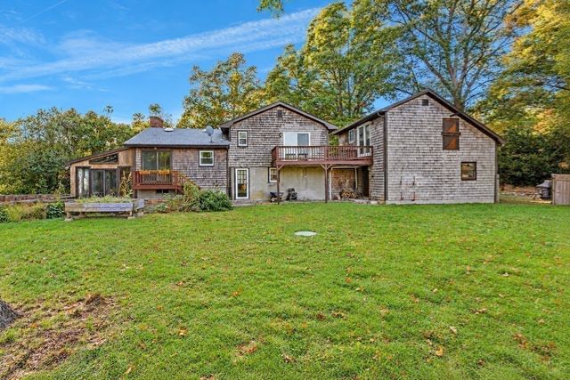 19 Bassett Ave, Westport, MA 02790