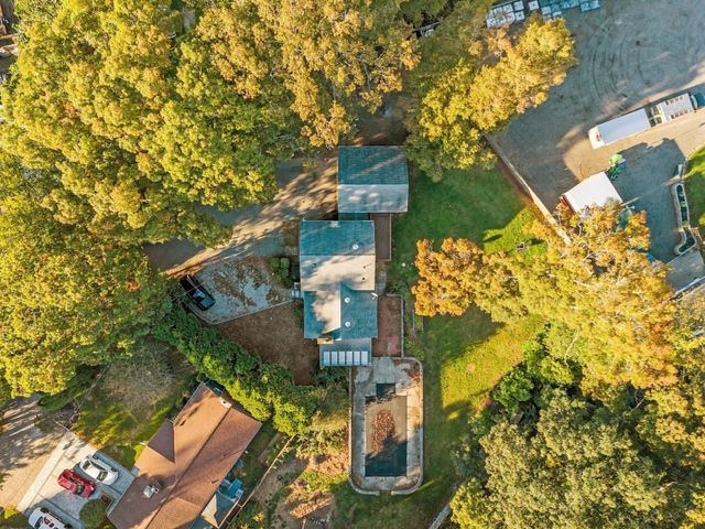 19 Bassett Ave, Westport, MA 02790