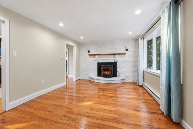 19 Bassett Ave, Westport, MA 02790