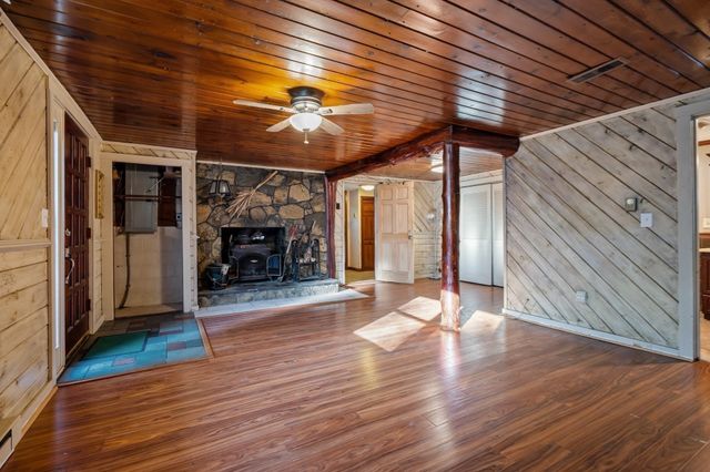 19 Bassett Ave, Westport, MA 02790