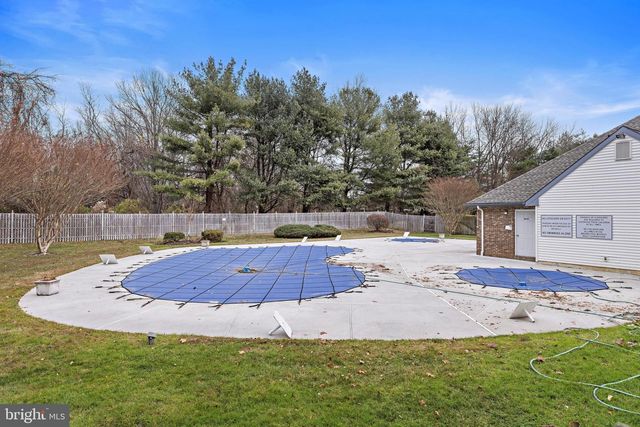 1 HILLTOP LN, Medford, NJ 08055