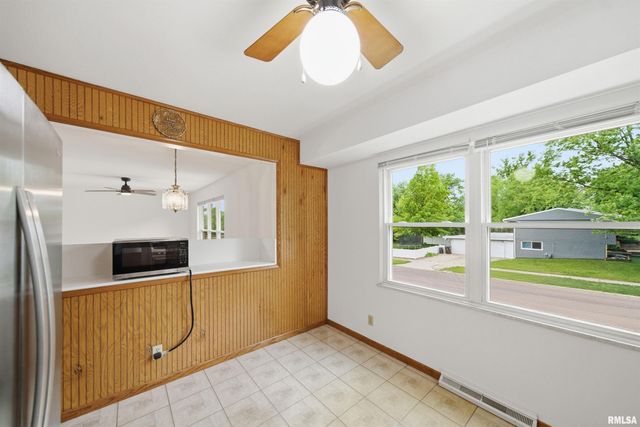 3802 W CREIGHTON Terrace, Peoria, IL 61615