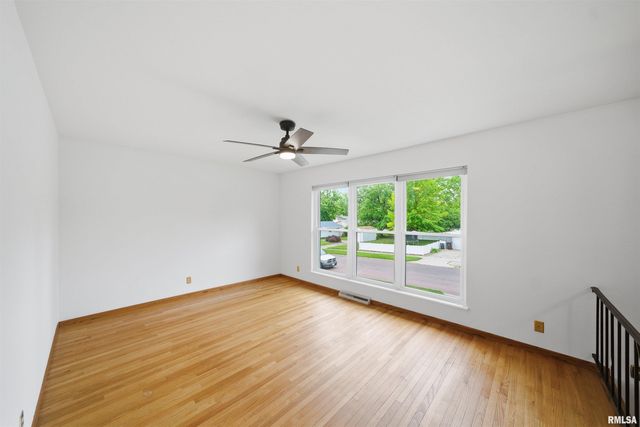 3802 W CREIGHTON Terrace, Peoria, IL 61615