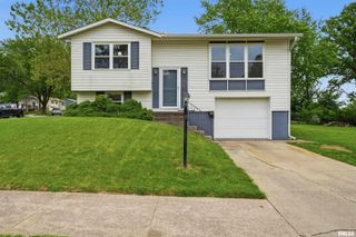 3802 W CREIGHTON Terrace, Peoria, IL 61615