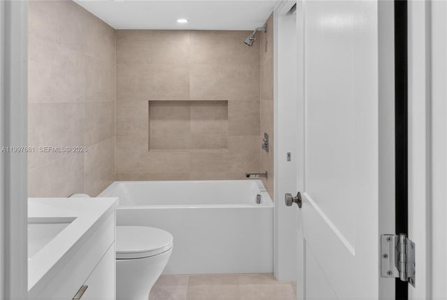 7601 E Treasure Dr 2319, North Bay Village, FL 33141