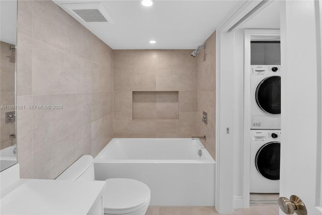 7601 E Treasure Dr 2319, North Bay Village, FL 33141