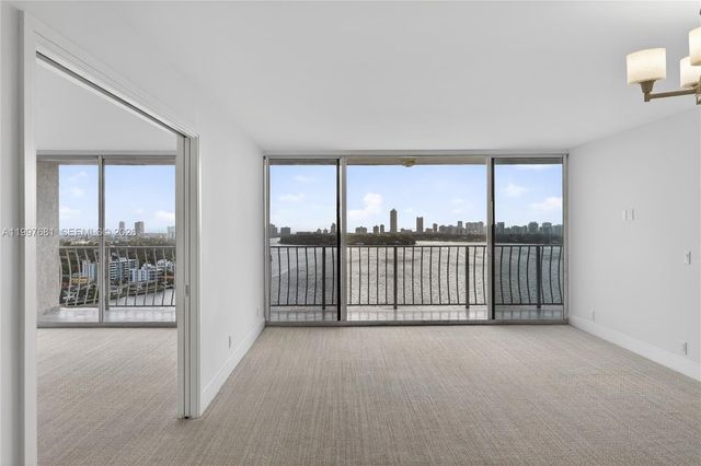 7601 E Treasure Dr 2319, North Bay Village, FL 33141