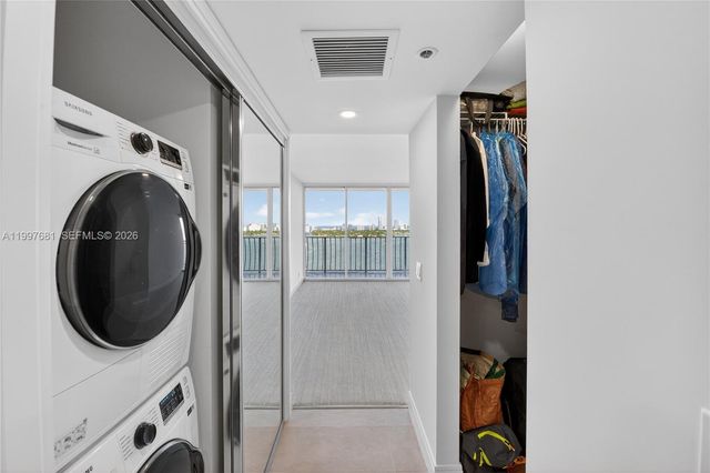 7601 E Treasure Dr 2319, North Bay Village, FL 33141