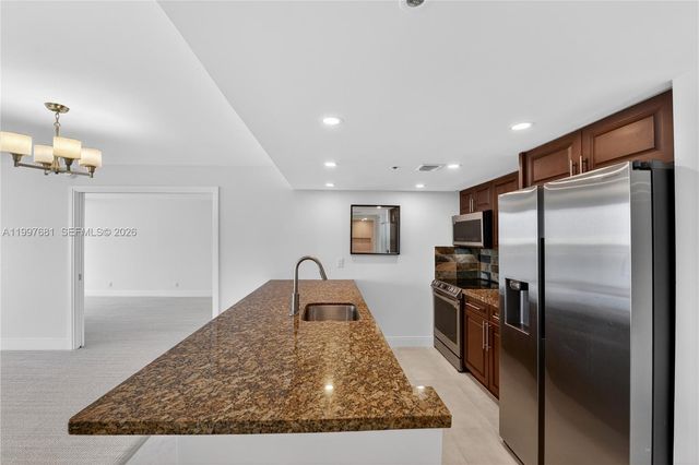 7601 E Treasure Dr 2319, North Bay Village, FL 33141