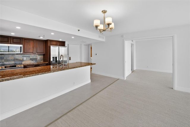 7601 E Treasure Dr 2319, North Bay Village, FL 33141