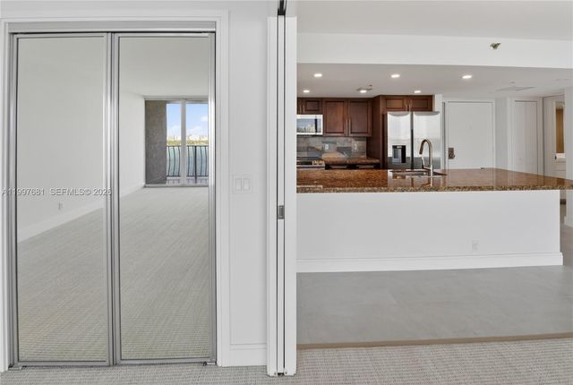 7601 E Treasure Dr 2319, North Bay Village, FL 33141