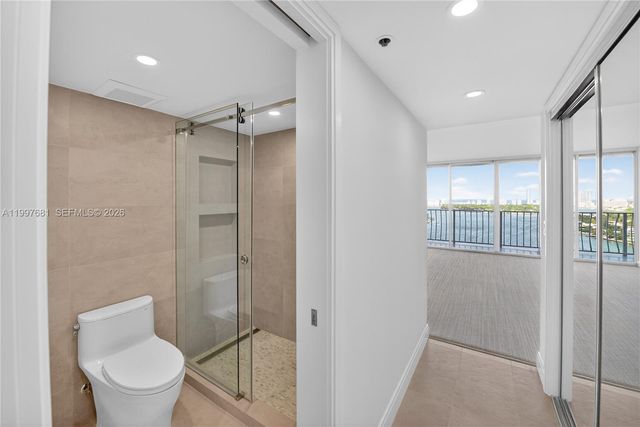 7601 E Treasure Dr 2319, North Bay Village, FL 33141