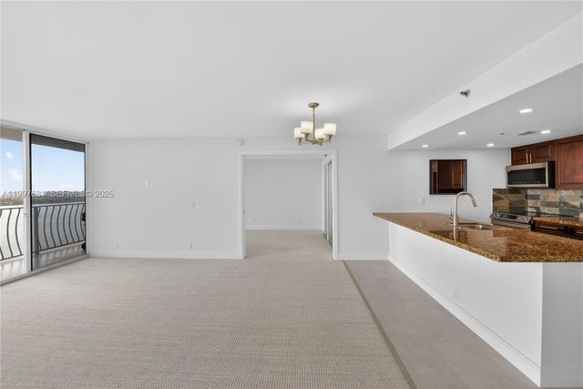 7601 E Treasure Dr 2319, North Bay Village, FL 33141