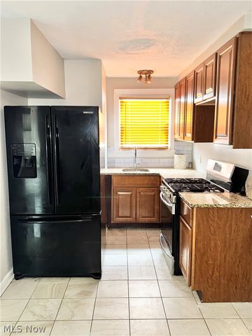 17015 Glendale Avenue, Cleveland, OH 44128