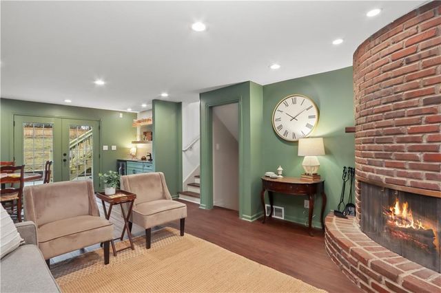 10332 Cherokee Lane, Leawood, KS 66206