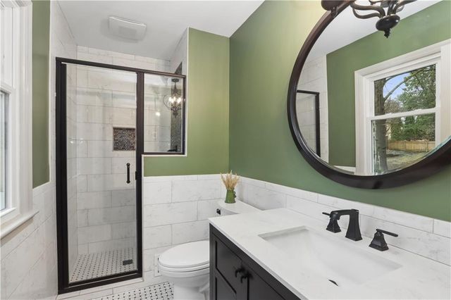 10332 Cherokee Lane, Leawood, KS 66206