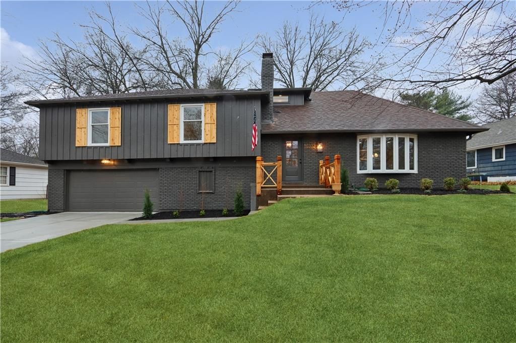 10332 Cherokee Lane, Leawood, KS 66206