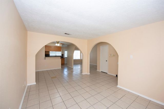 4843 Beechaven St Street, Houston, TX 77053