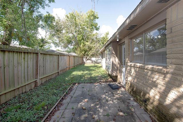 4843 Beechaven St Street, Houston, TX 77053