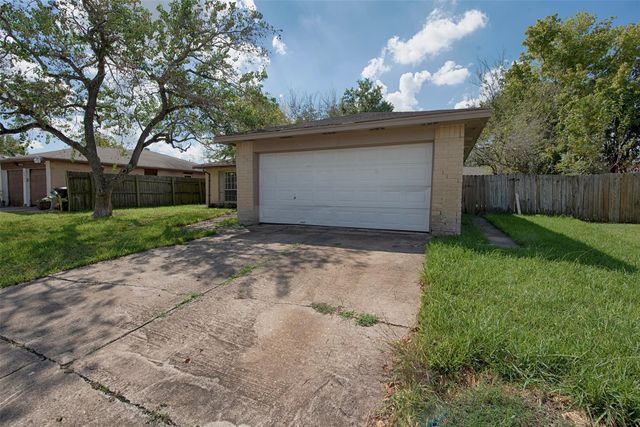 4843 Beechaven St Street, Houston, TX 77053