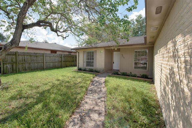 4843 Beechaven St Street, Houston, TX 77053