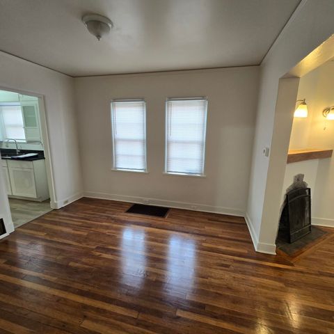 2132 Gold Avenue SE, Albuquerque, NM 87106