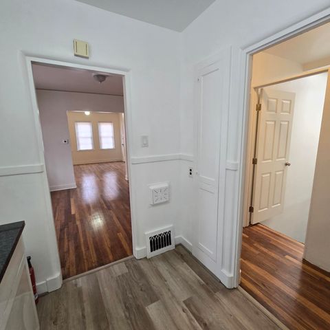 2132 Gold Avenue SE, Albuquerque, NM 87106