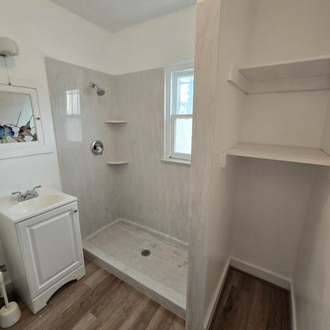 2132 Gold Avenue SE, Albuquerque, NM 87106