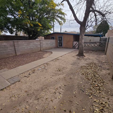 2132 Gold Avenue SE, Albuquerque, NM 87106