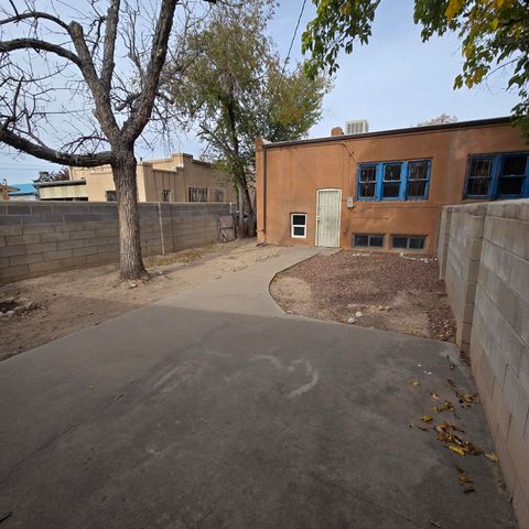 2132 Gold Avenue SE, Albuquerque, NM 87106