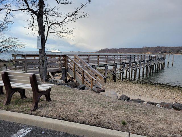 9 Bayview Ct., Poquott, NY 11733
