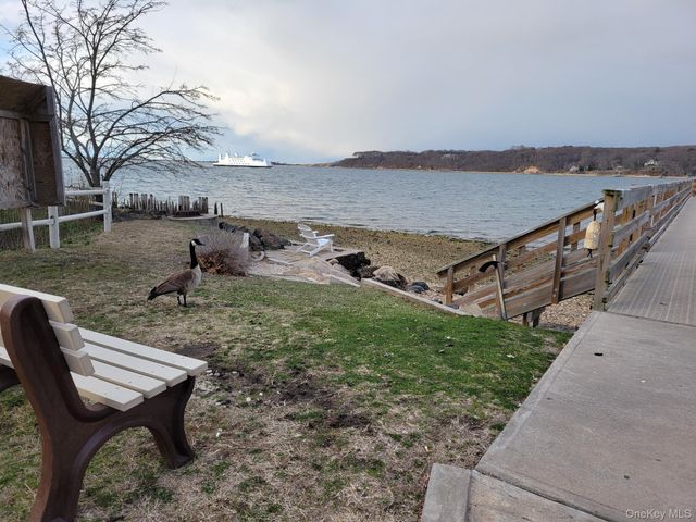 9 Bayview Ct., Poquott, NY 11733